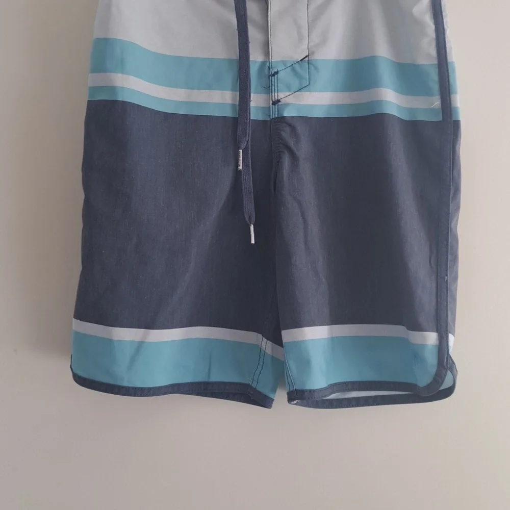 Hang Ten boys hang